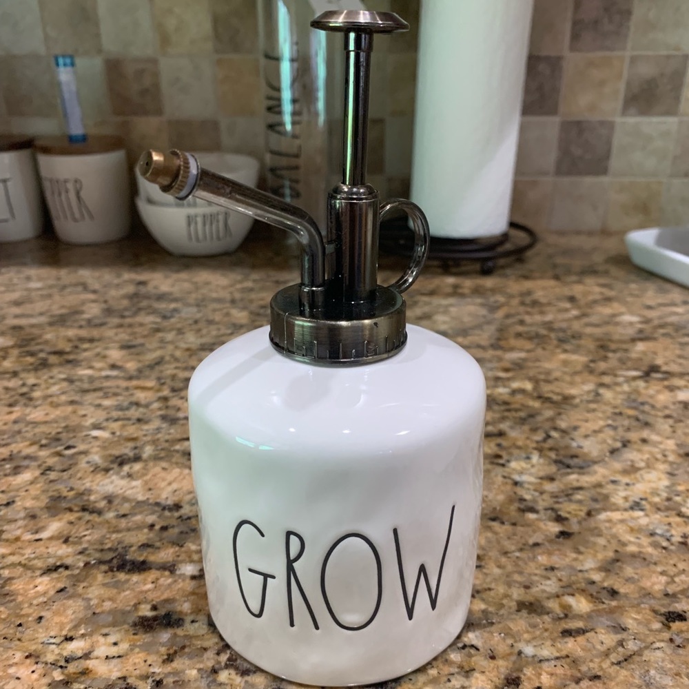 Rae Dunn Spray